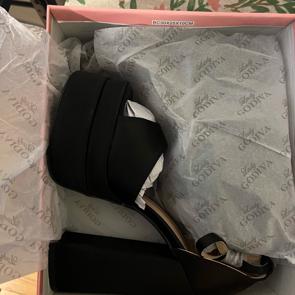 Elegant Black Platform Heels by